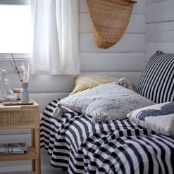 Bloomingville Meditating Female Decoration (15cm)